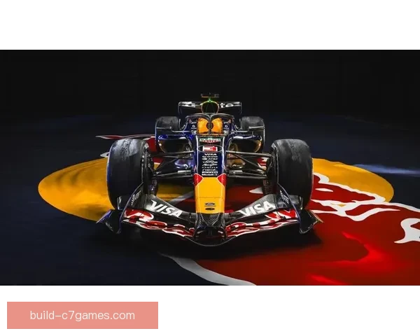 F1赛季最新动态：红牛车队稳居领跑位置 迈凯伦强势崛起争夺前排